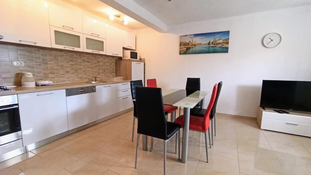 Holiday Apartments Maslina Paho Babino Polje Exterior photo